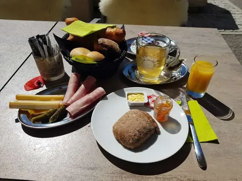 Menu_Burger Kafi_Safnern_image_2