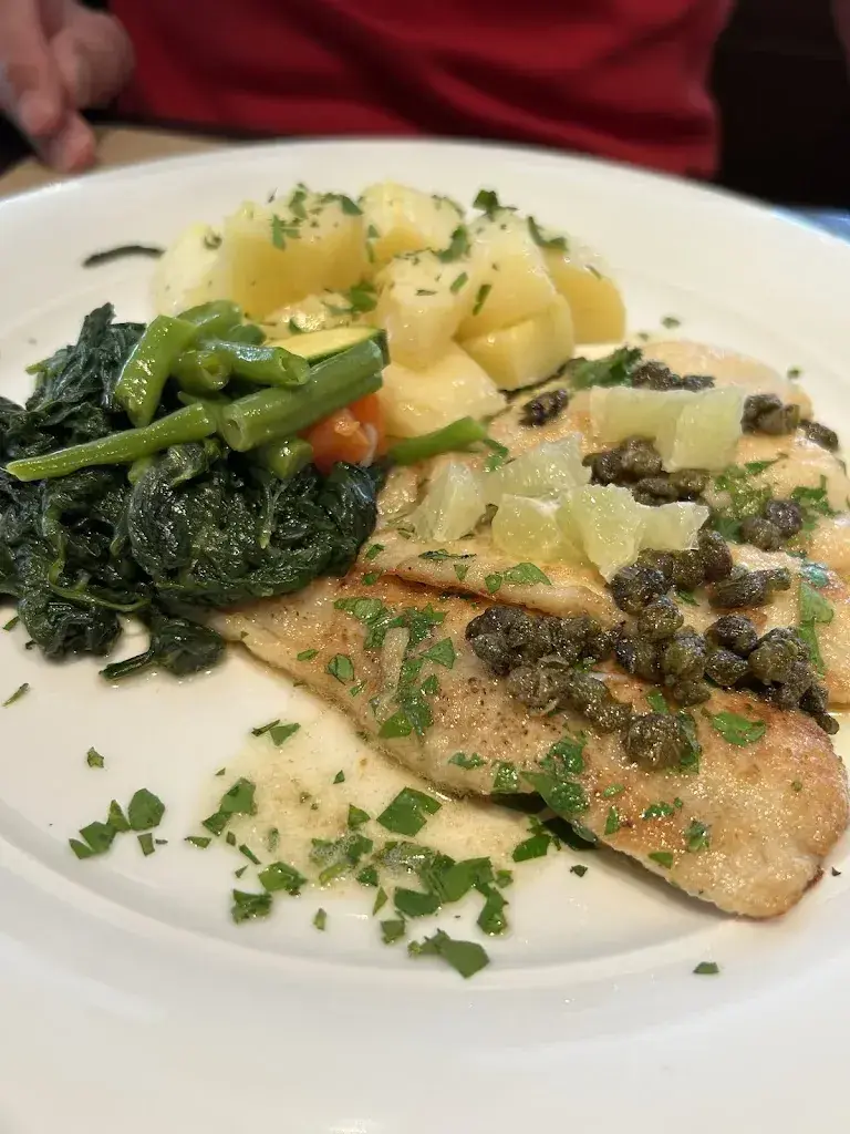 José María Macías_Scharfes Eck Restaurant & Take-Away_Frauenfeld_avis