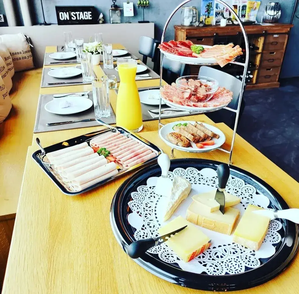 Swenja Scalisi_Säule 11 - das Bistro_Altnau_review