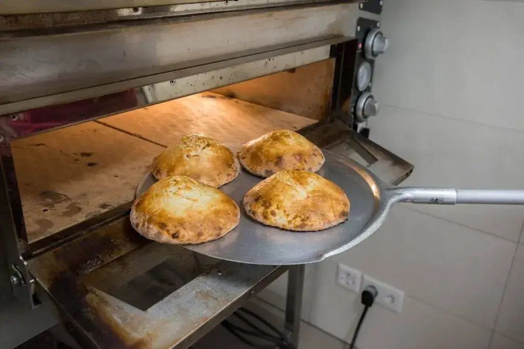 heinz burri_Derin's Cafe Imbiss_Altnau_reseña