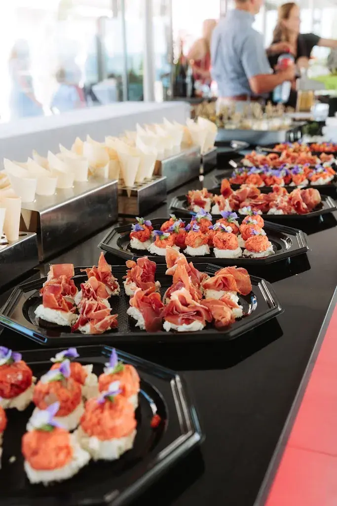 Nicole B. Z._Königsblut_Hugelshofen_recensione