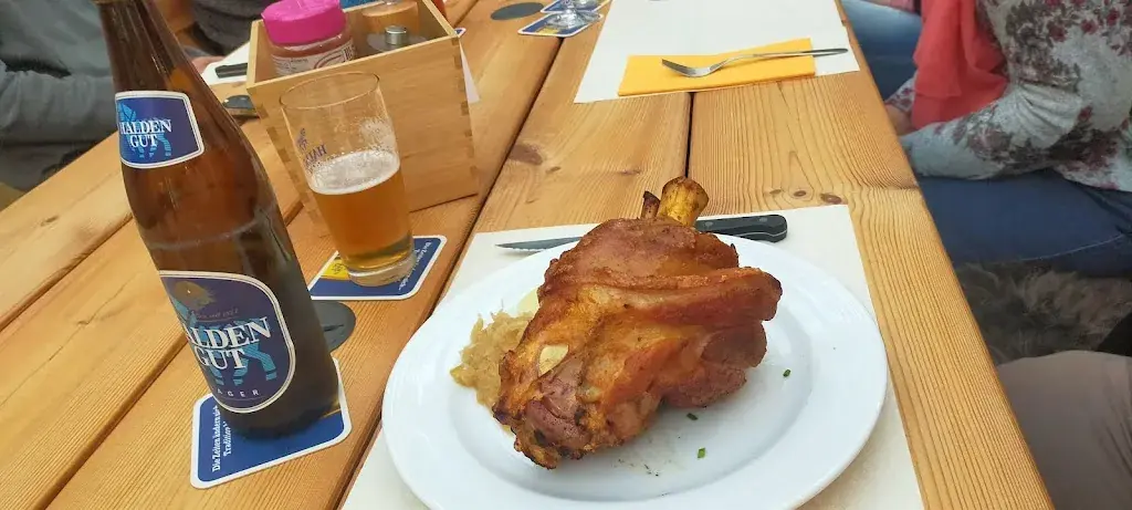 Tamara Graf_Alti Chäsi_Hugelshofen_review