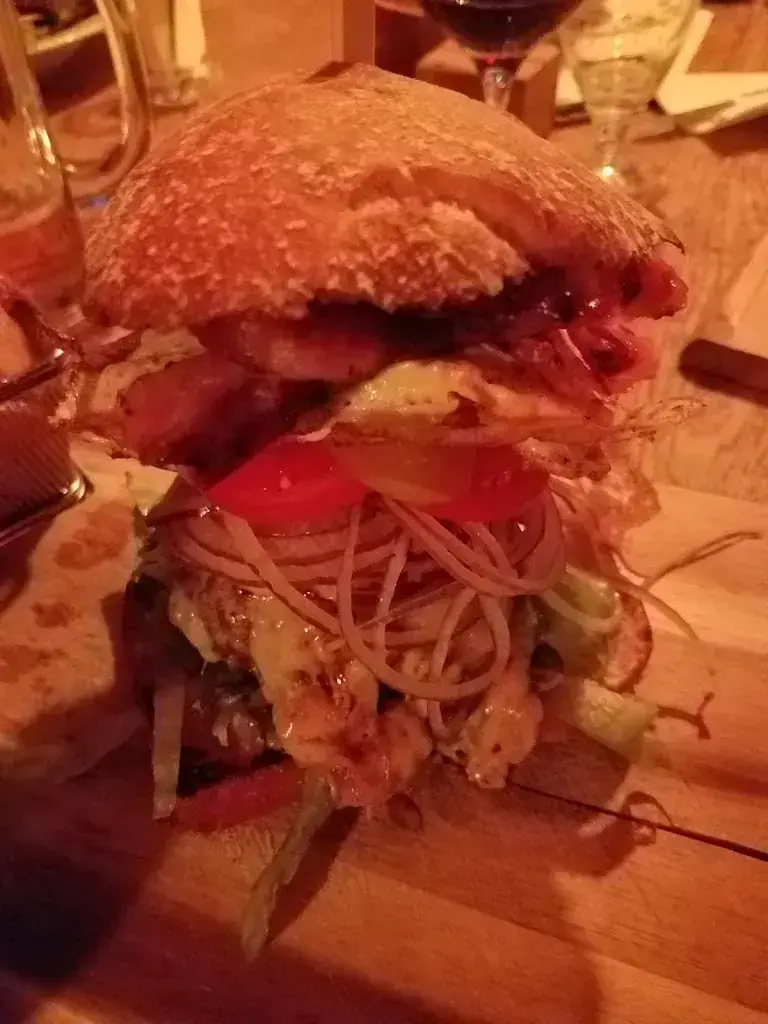 Abigail Moore_Silo 5_Bottighofen_review