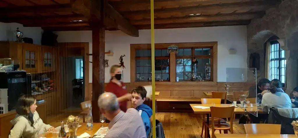 Charlotte Schoch_Restaurant Gemeindehaus_Merishausen_avis