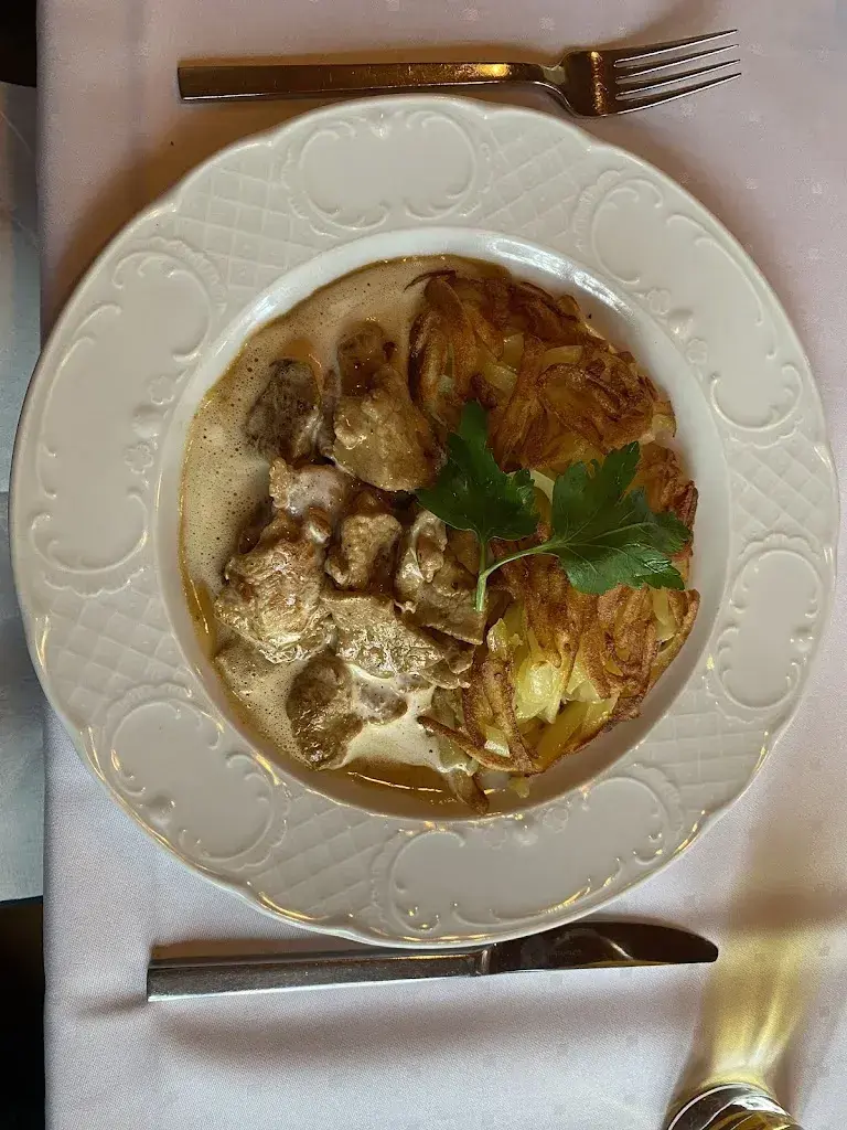 Neda Iranpoura_Wirtschaft zum Frohsinn_Landschlacht_review