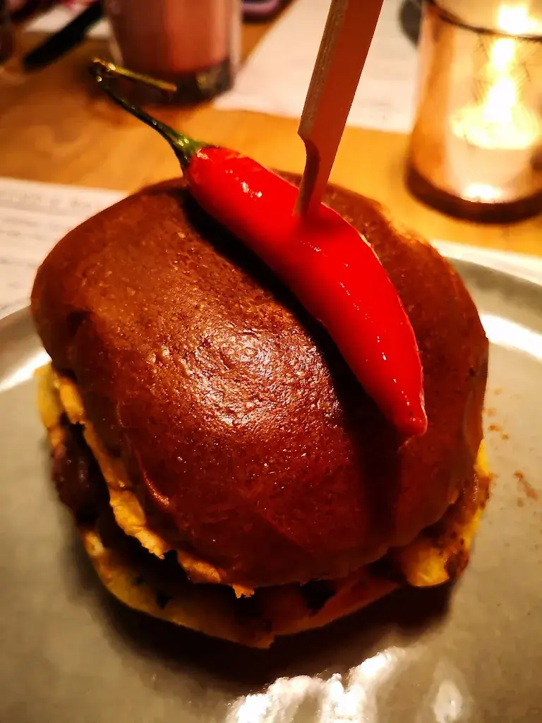 Zorana Nesic_Mamas Bulle_Wetzikon_recensione