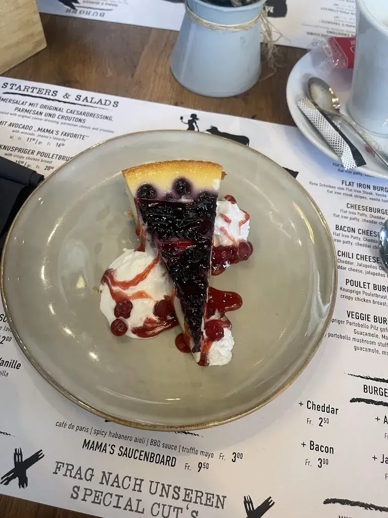 Xhoni Agolli_Mamas Bulle_Wetzikon_recensione