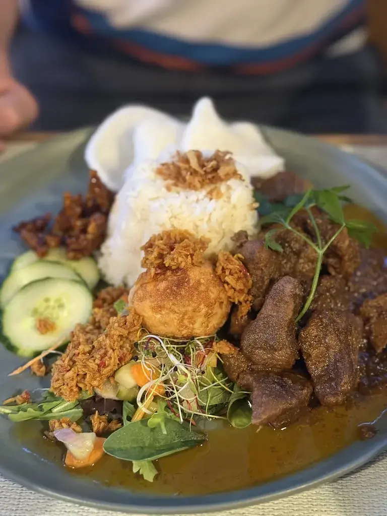 Nelsein Ferrer Loth_Rumarasa - Indonesische Köstlichkeiten_Wetzikon_review