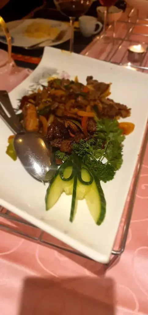 Sharon-Kelly Kamber_China Restaurant zum Gelben Schnabel_Wetzikon_review