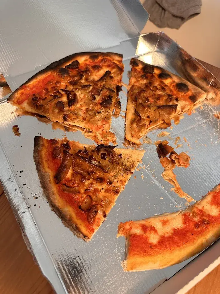 Ina M._Pizzeria Rössli_Dussnang_recensione