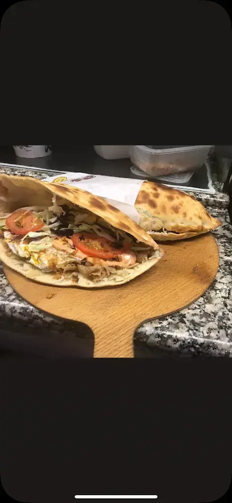 Filiz Cetiner_Mammut Take-Away_Wallenwil_recensione