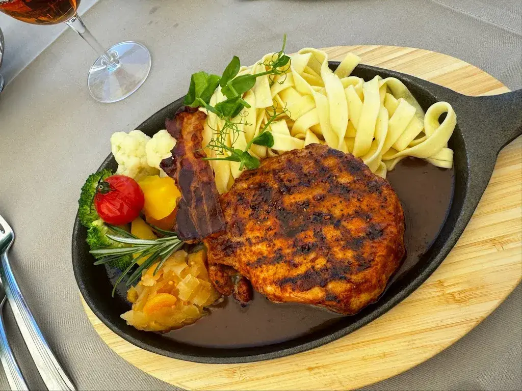 vic NY (Vic NY)_Seehotel Schiff_Mannenbach-Salenstein_recensione