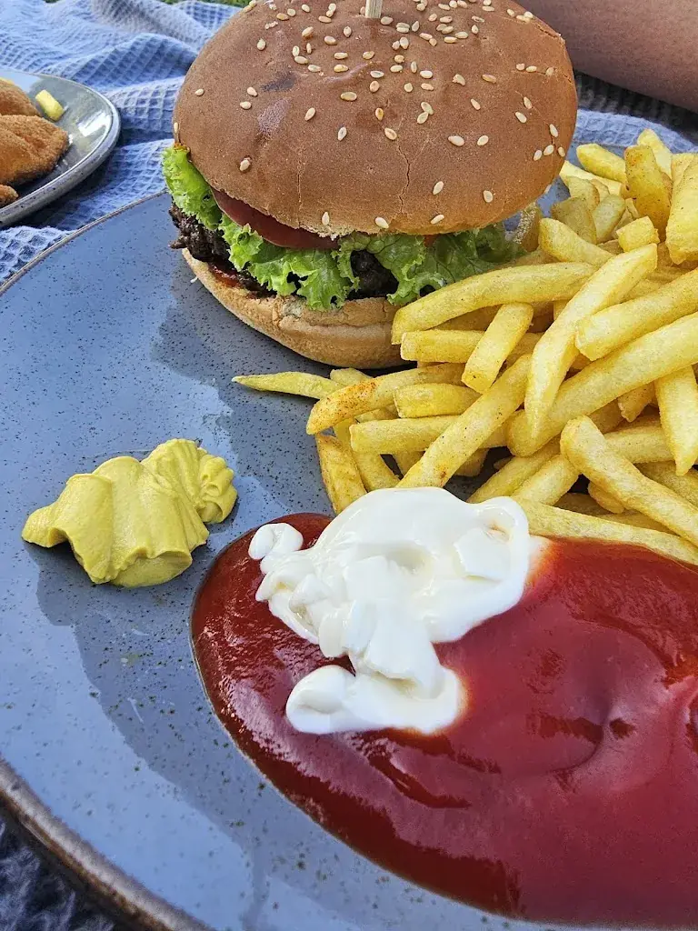 Timon Frischknecht_Strandbad Steckborn Restaurant_Steckborn_reseña