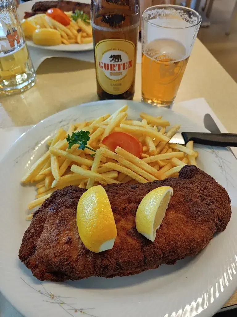 Deborah Petersen_Zum Schnitzelkönig_Bonau_avis