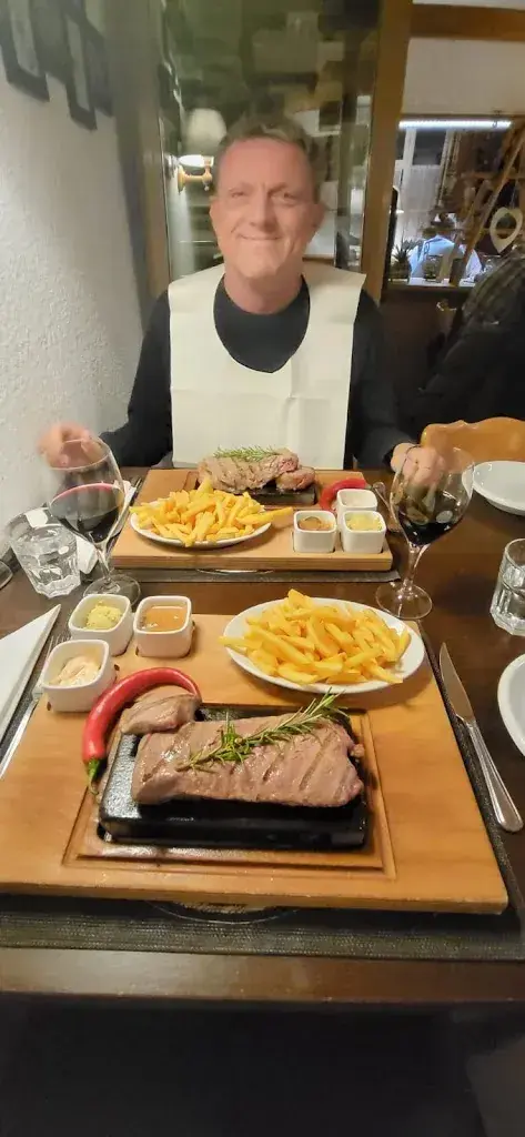 Adrian Brückner_Sternen_Bätterkinden_avis