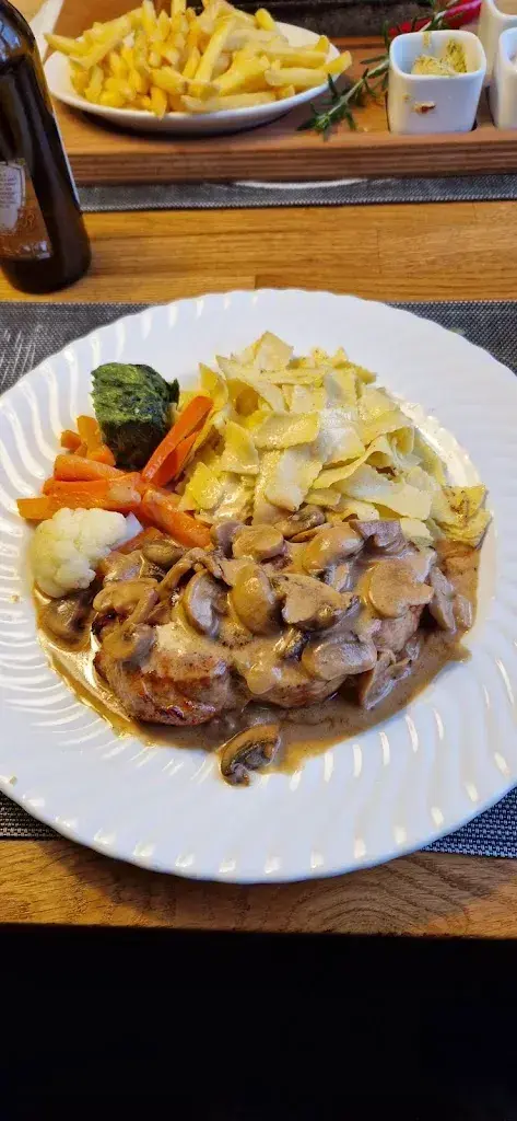 Samantha Arm_Sternen_Bätterkinden_avis