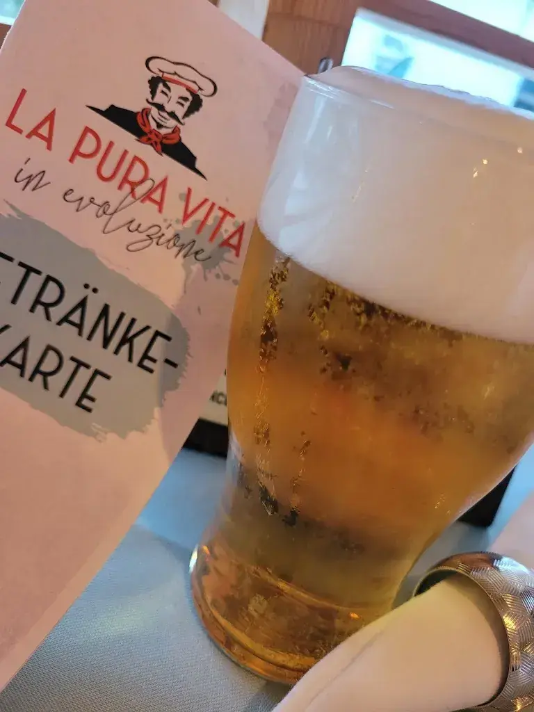 Wankelthalmae_Firehouse – The Secret Garden_Weinfelden_review