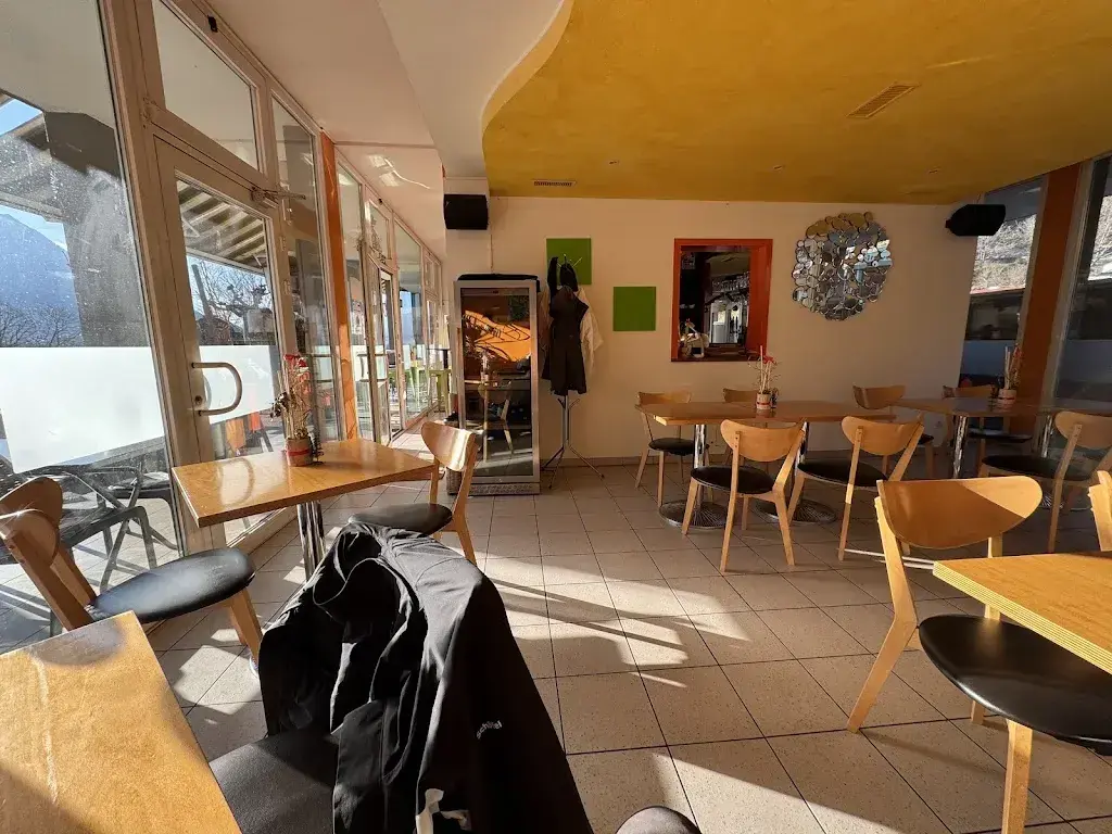 Andreas Wethli_elly's Café_Gudo_review