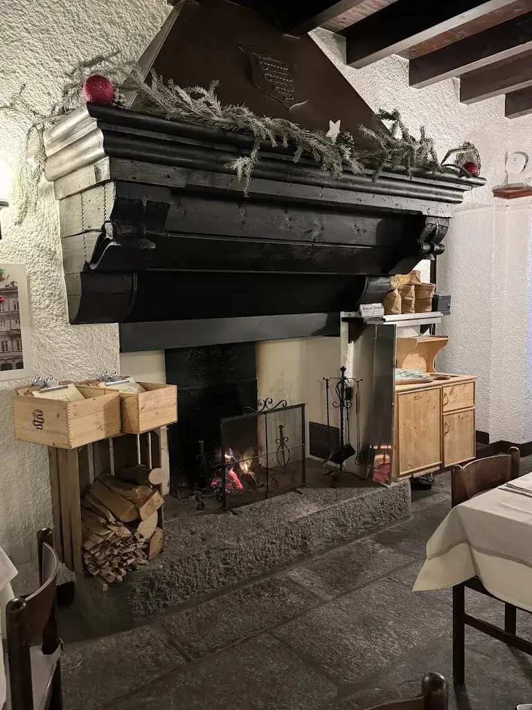 Antonio Angelino (TonuzZ)_Ristorante Grottino Ticinese_Bellinzona_reseña