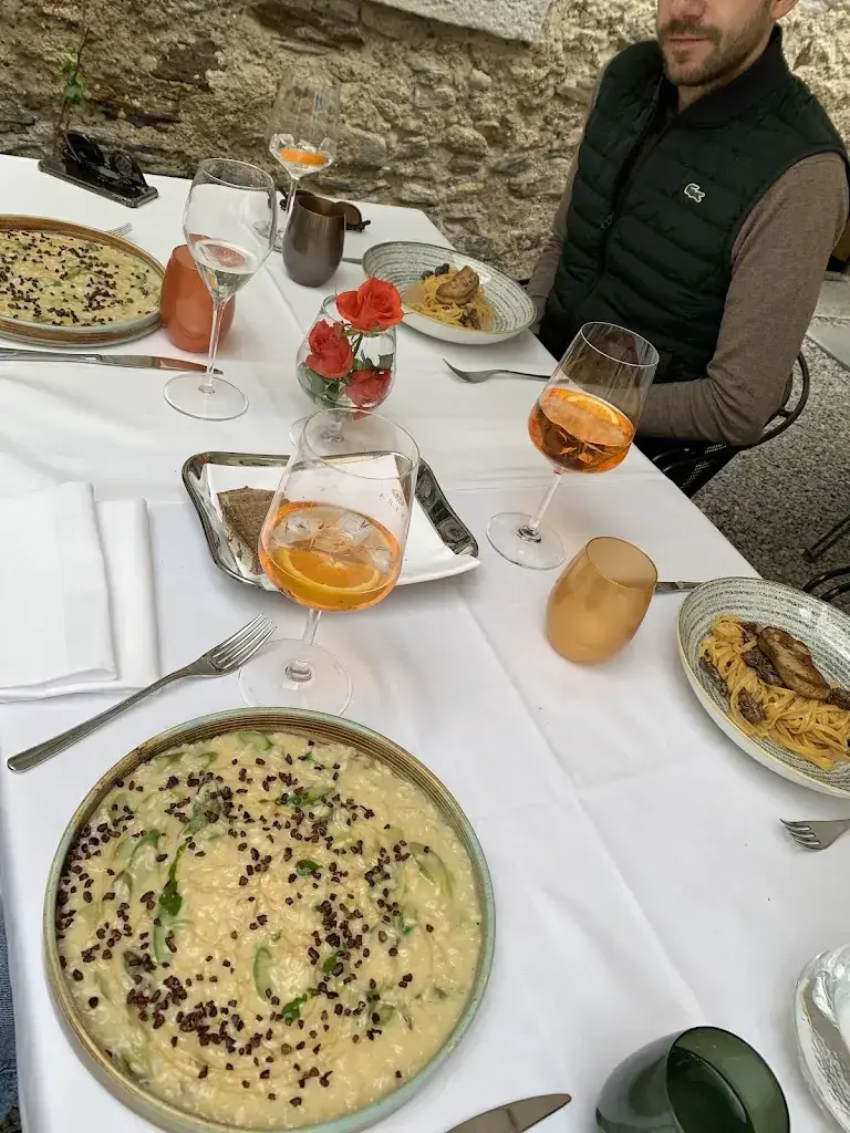 Eliza Forsaeus_Osteria Castello-Sasso Corbaro_Bellinzona_review