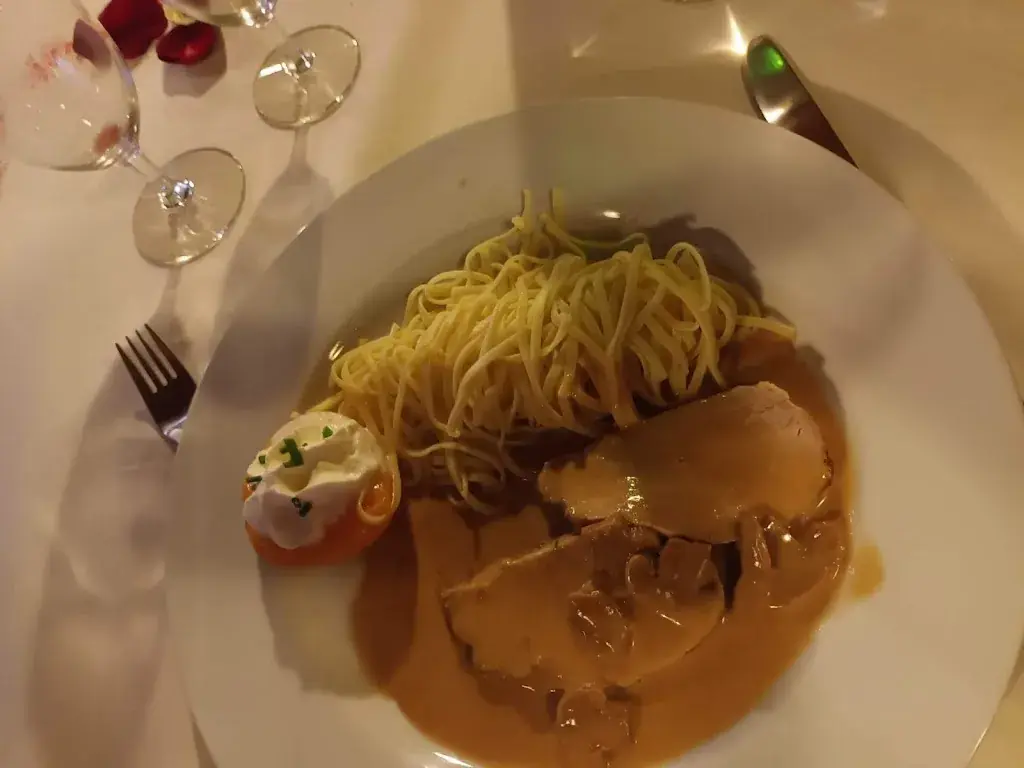 Daniela Von Allmen_Eintracht-Leu_Schalunen_review