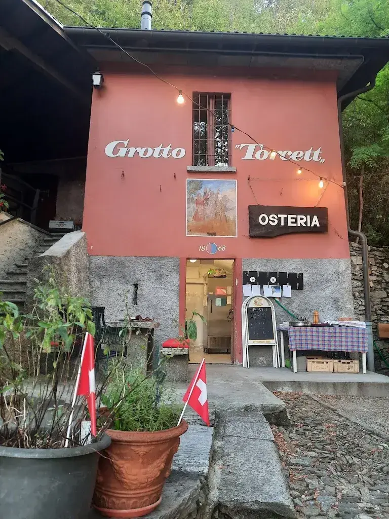 Sonia Luca_Grotto Torcett dal 1868_Giubiasco_review