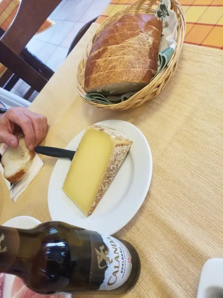 Michel Moretti_Grotto dei Pacifici_Bellinzona_recensione