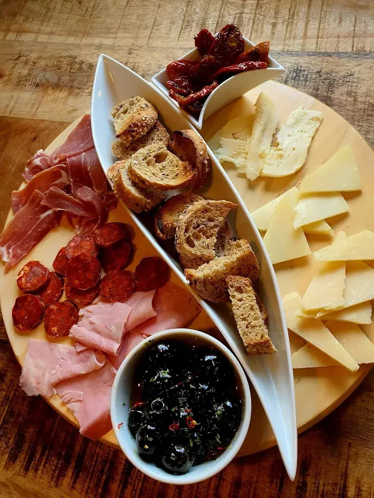 Menu_Hin & Her Tapas Bar_Fraubrunnen_image_8