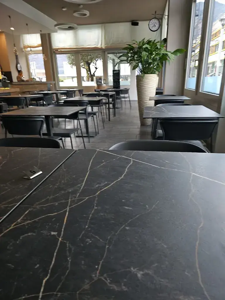 Criss Flor_Blubar_Camorino_avis