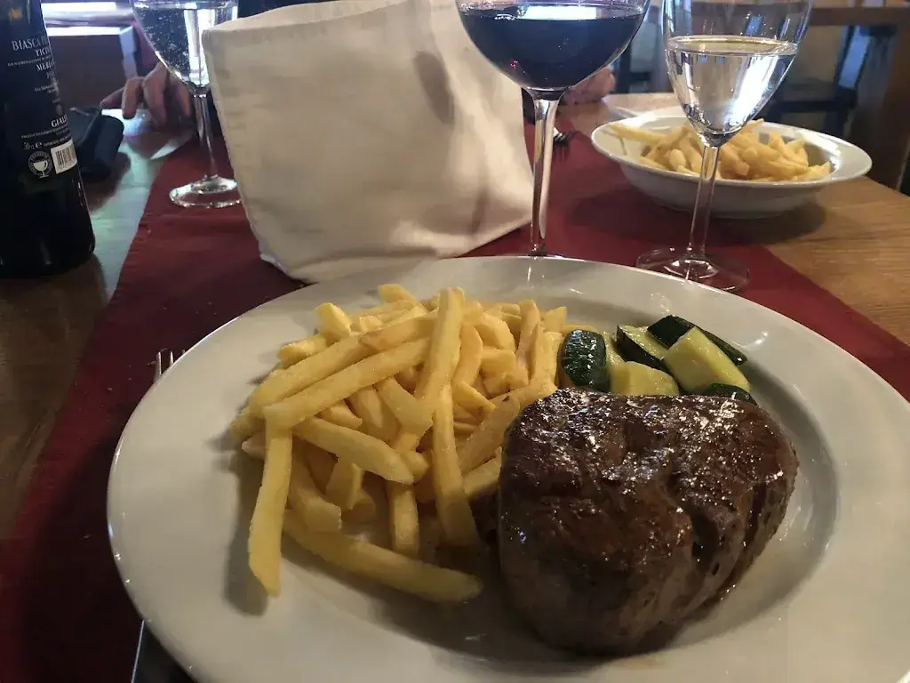 Limor Yaron_Osteria La Baita_Dongio_avis