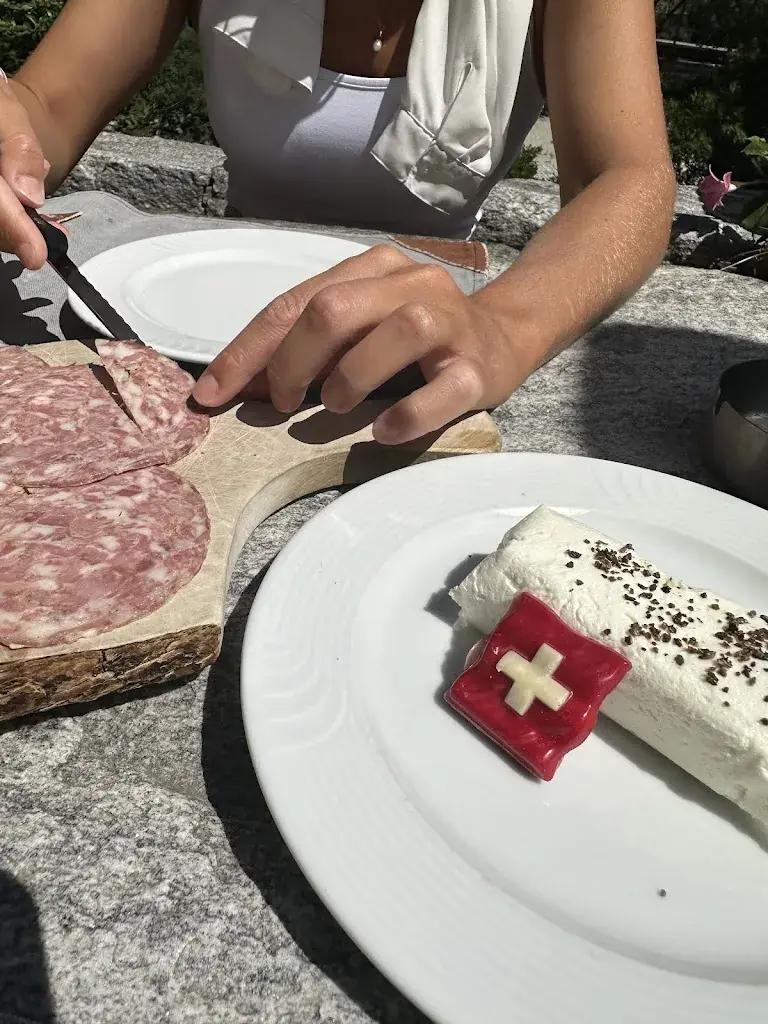 Noe Mi_Grotto America_Tegna_review