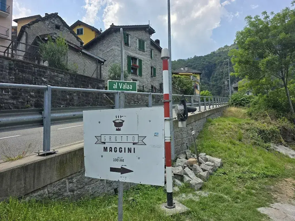 M.S. Tan_Grotto Maggini_Intragna_recensione