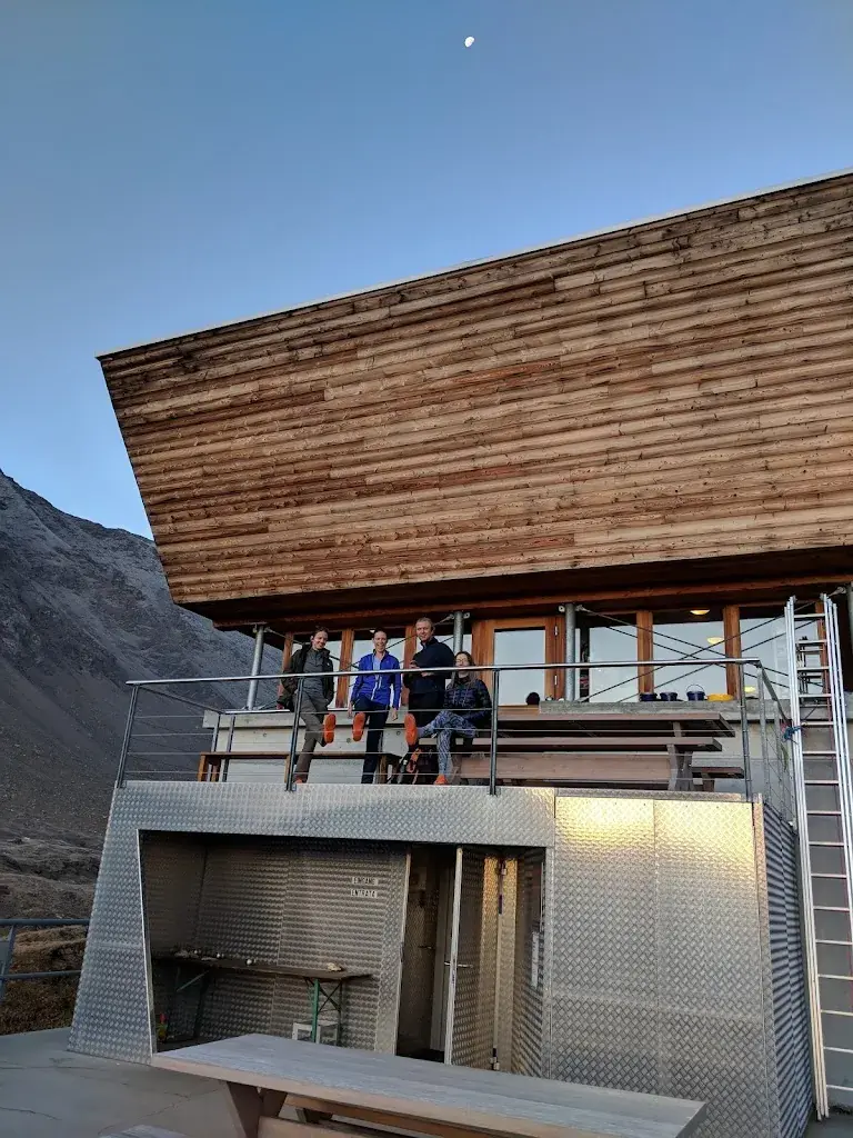 Denis G_Capanna Corno-Gries CAS_Bedretto_review