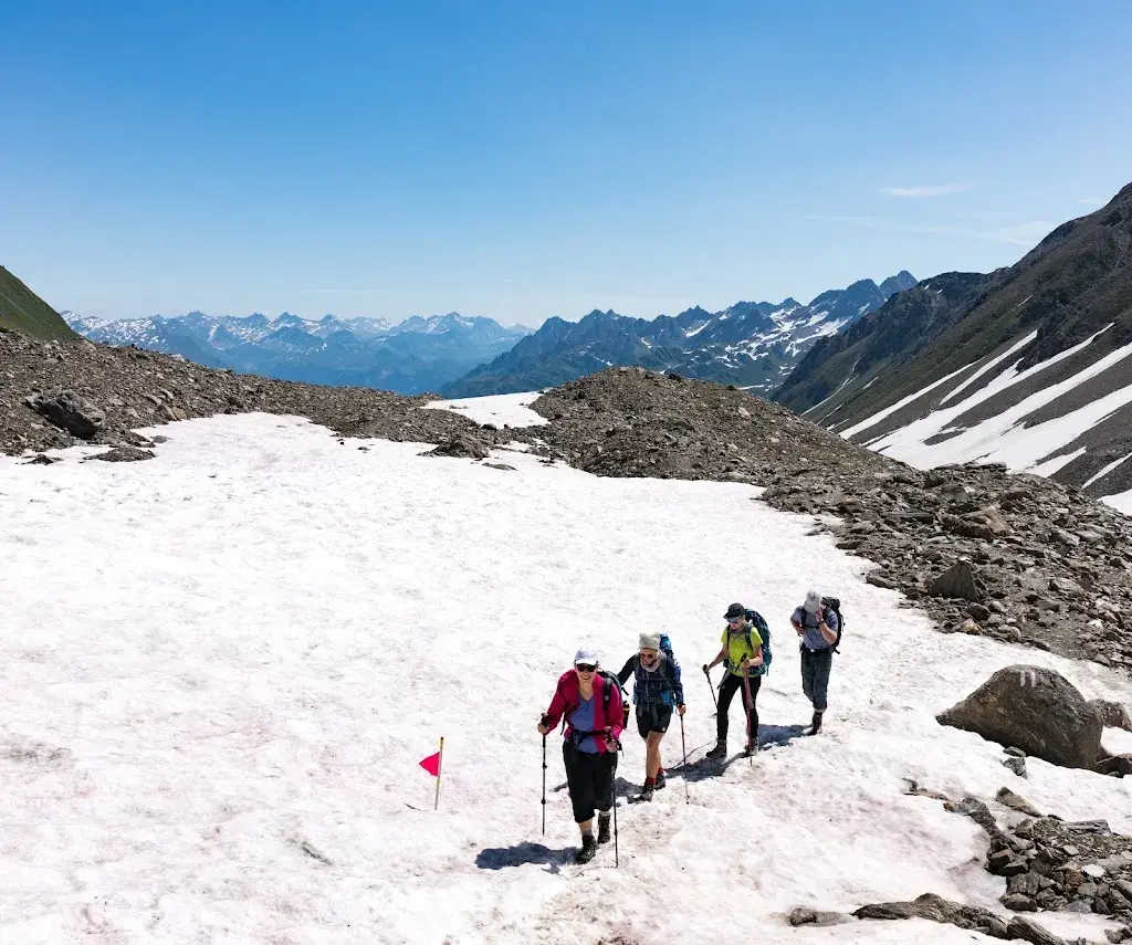 Georg Wuitschik_Capanna Corno-Gries CAS_Bedretto_review