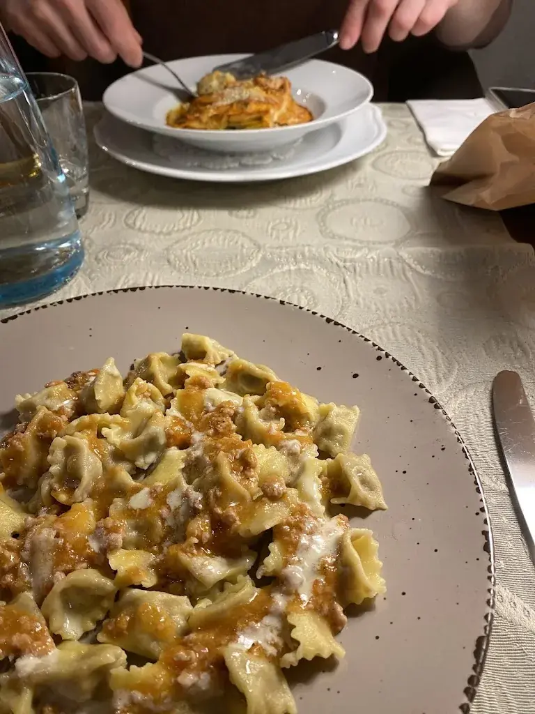 Charizze W_Alla Stazione_Lavorgo_recensione