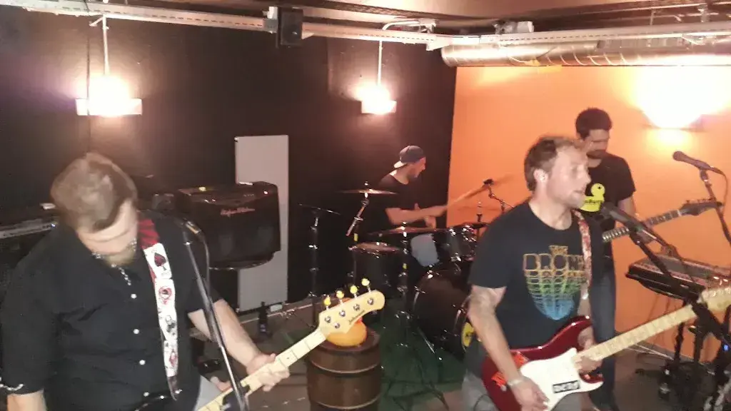 Marc Flückiger_Chäsi-Pub_Kirchberg_avis