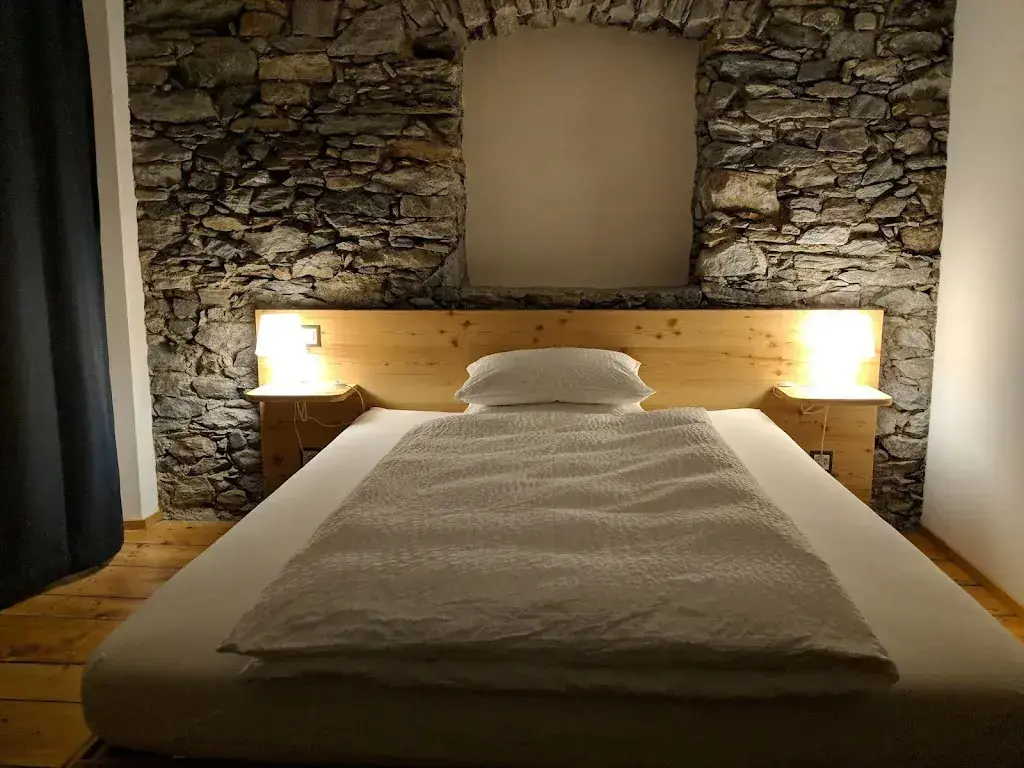 Yotam Tavor_Osteria TREMOLA San Gottardo Bed & Bike_Airolo_recensione