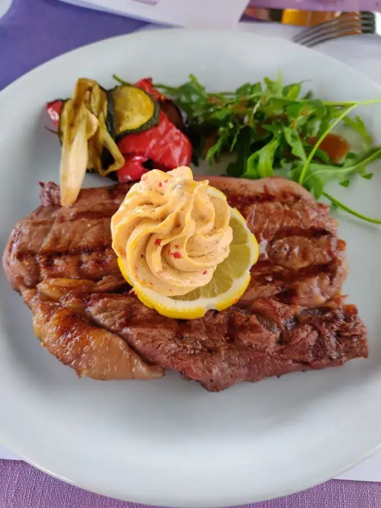 Stefan Mihalache_Restaurant Eisenhammer Gerlafingen / Seit 1841_Gerlafingen_avis