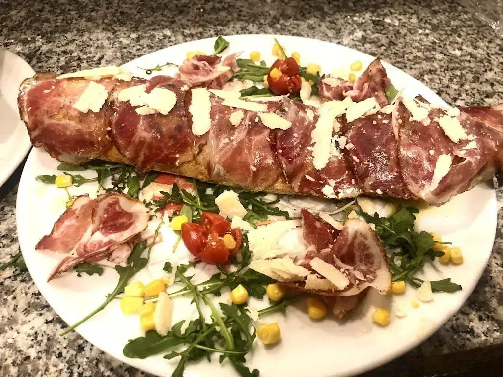 Ristorante La Pineta restaurant in Carì