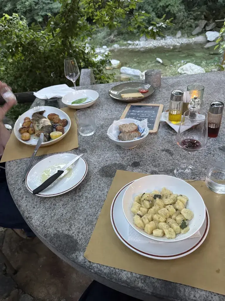 sophie de jonge_Grotto Pescatori_Giornico_review