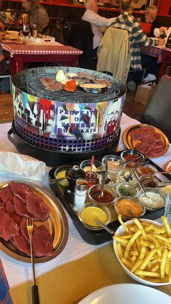 Nour Kabbara_Valais-style Tavern_le-Lignon_avis