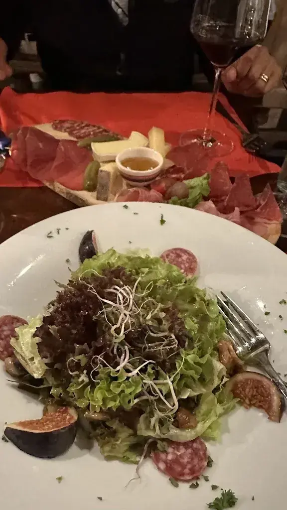 nyounes1_Grotto al Capon, Brione sopra Minusio_Brione sopra Minusio_recensione