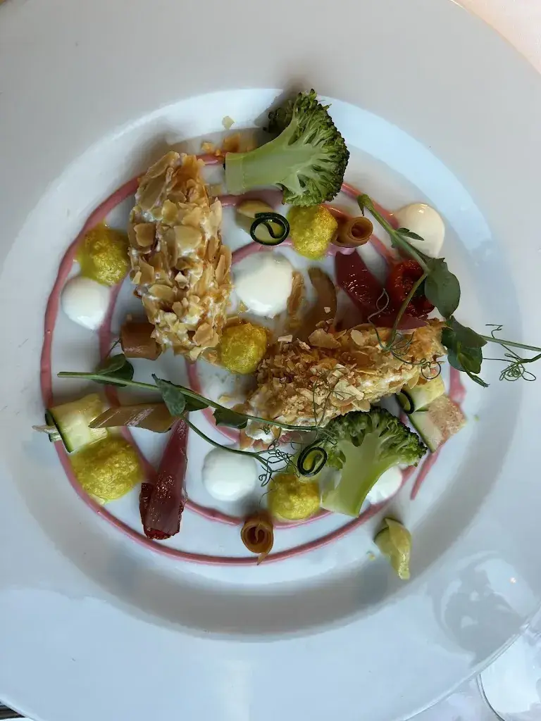 bianca mueller_Caesar's Restaurant & Lounge_Brissago_review