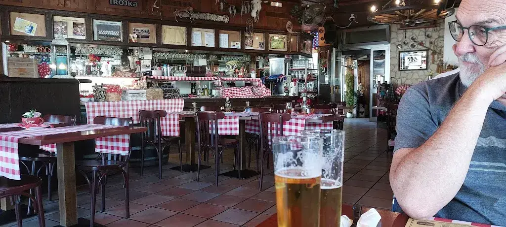 Dorly Wick_Ristorante Cow Boy Bar Contone_Contone_review