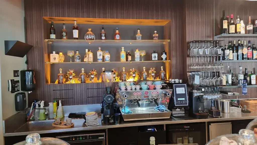 Adel Merkez_Isolino Ristorante Wine Bar_Locarno_review