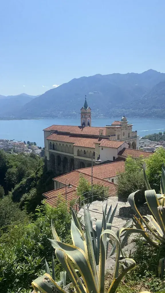 Marie Le Naour-Vernet_Ristorante Funicolare_Orselina_review