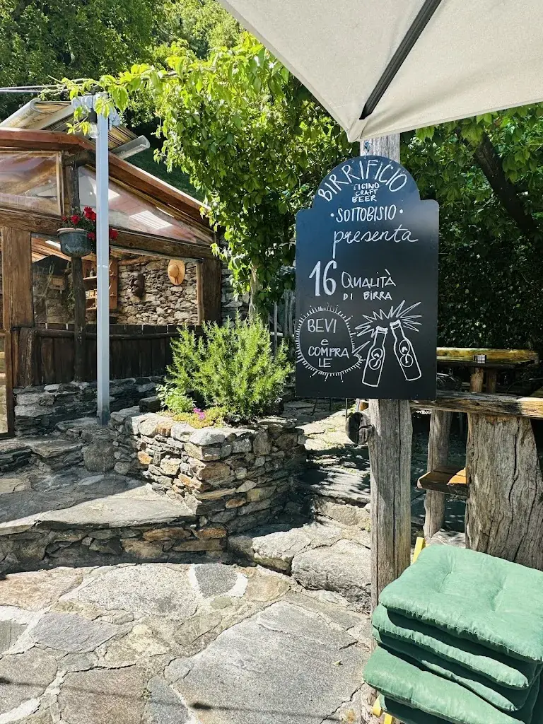 Sophie Bader_Grotto la Ginestra da Ghilardi_Ronco sopra Ascona_review