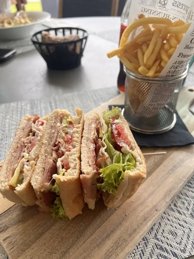 angela tara_THE MIRA VIEW Restaurant & Terrace_Losone_review