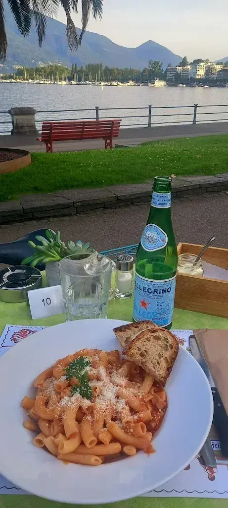 Natalia Read_Osteria Chiara_Muralto_reseña