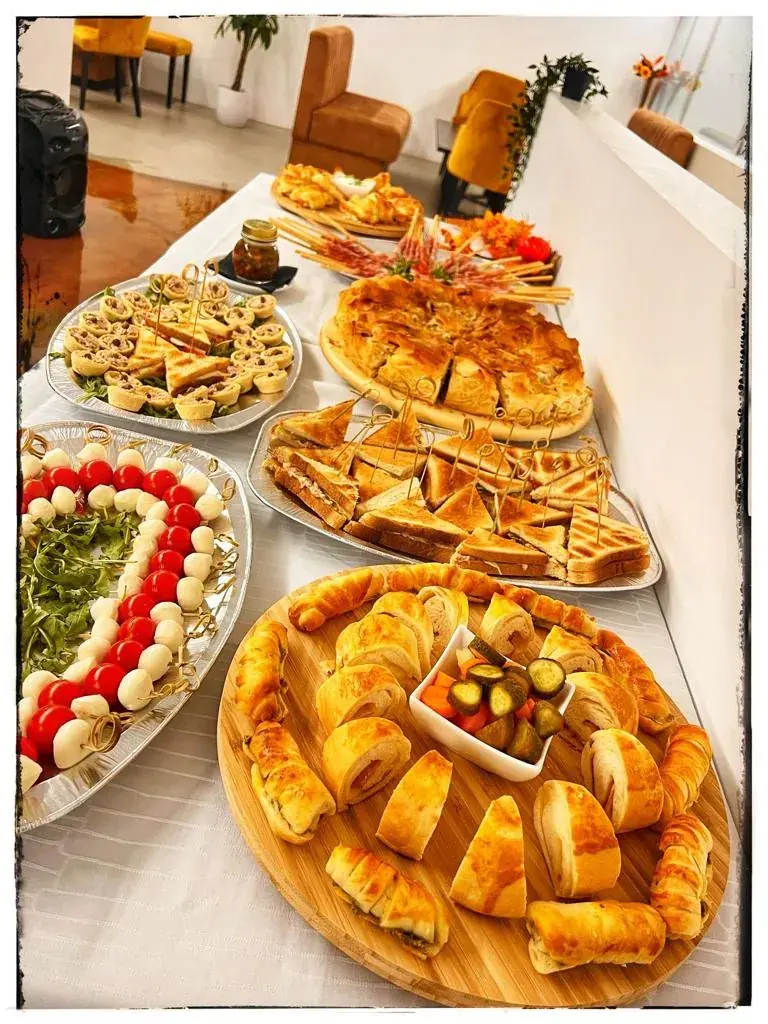 Menu_Mood Bar and More_Muralto_image_3